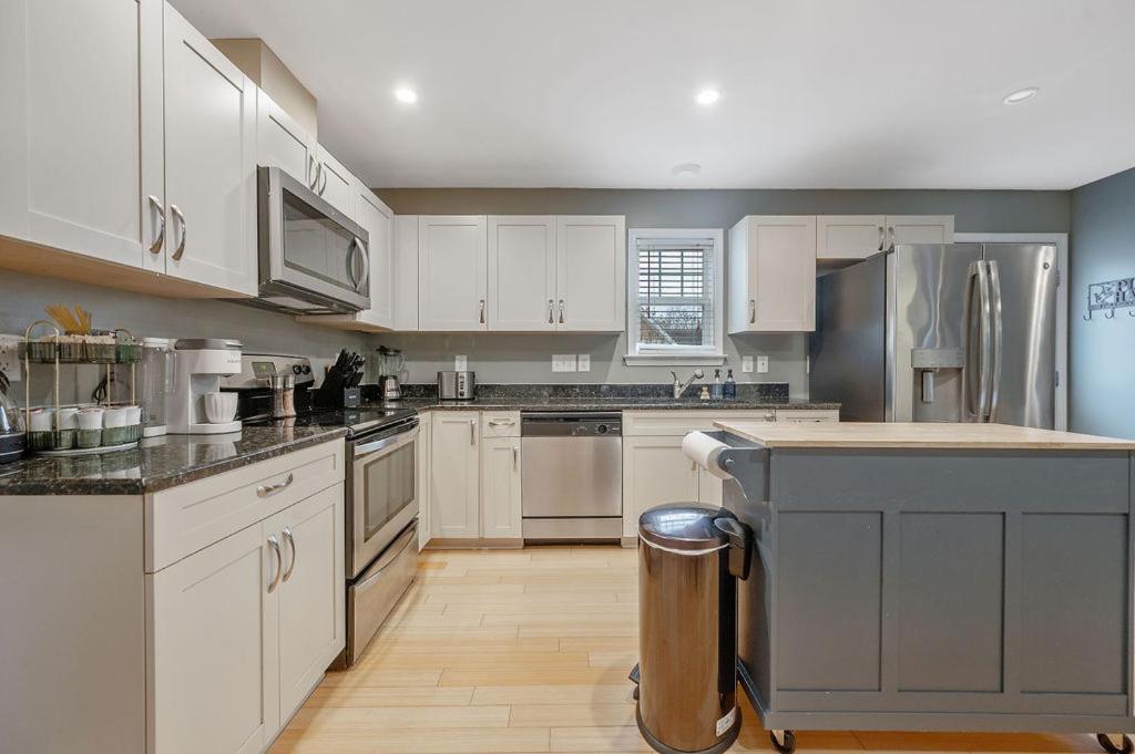 New Victorian Theme, 3Br, Lrg Backyard Close To Pnc Arena, Downtown, And Rdu Airport Raleigh Bagian luar foto