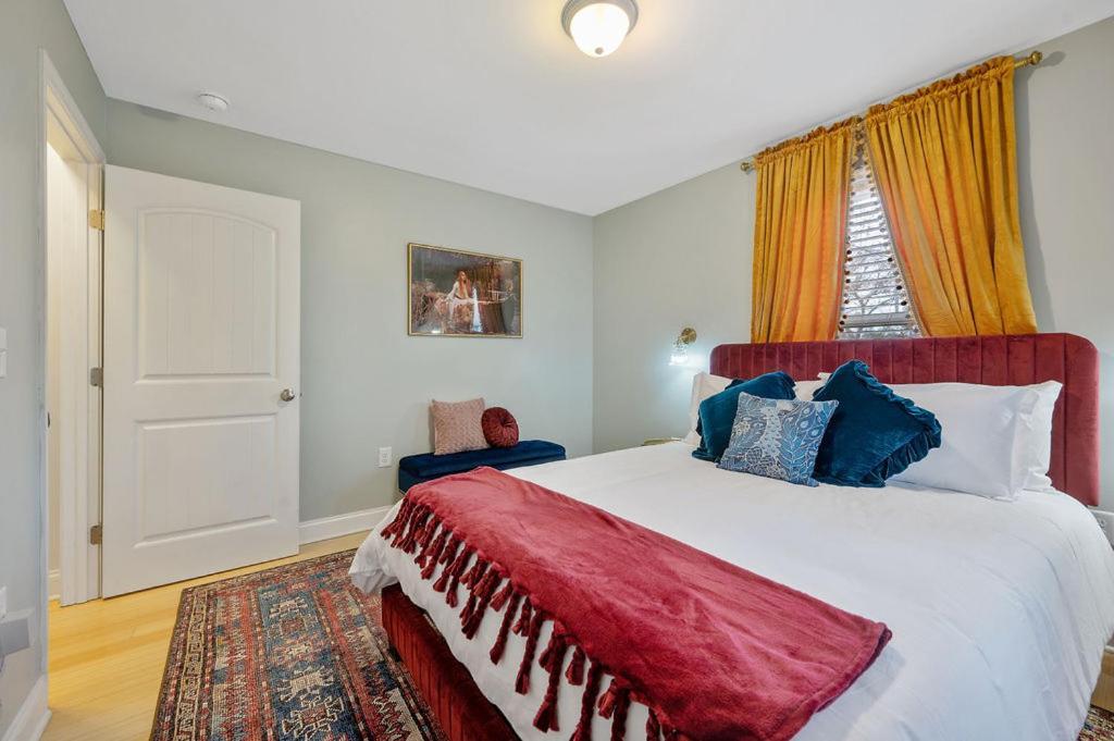 New Victorian Theme, 3Br, Lrg Backyard Close To Pnc Arena, Downtown, And Rdu Airport Raleigh Bagian luar foto
