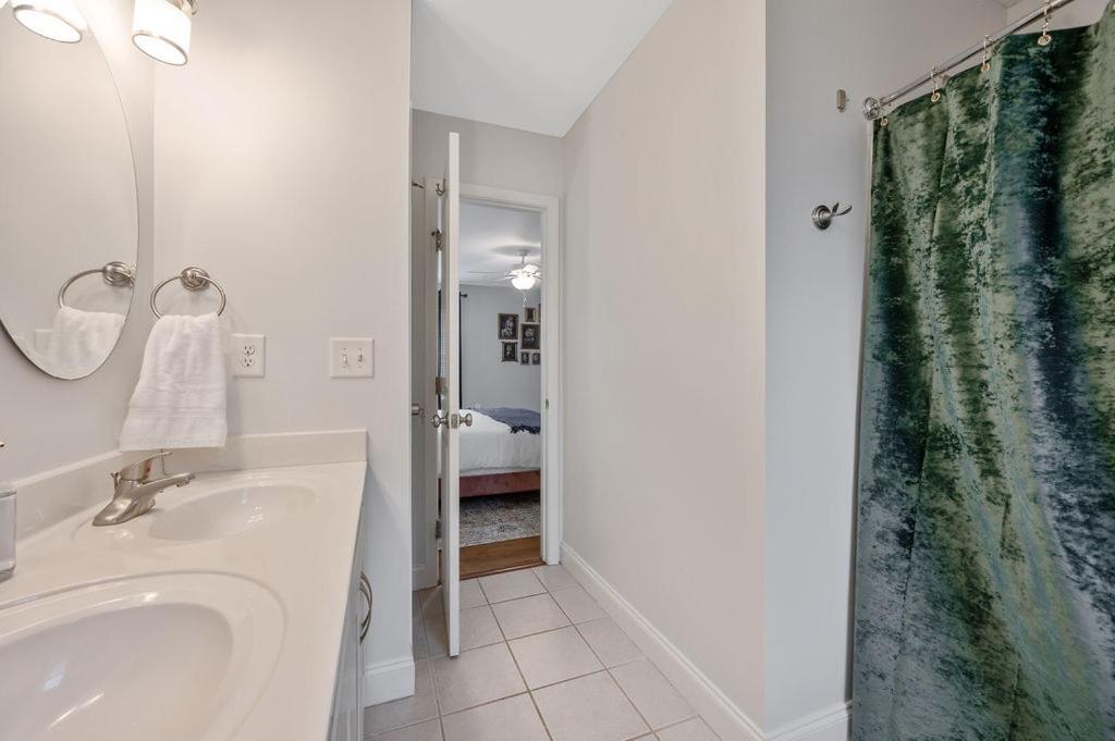 New Victorian Theme, 3Br, Lrg Backyard Close To Pnc Arena, Downtown, And Rdu Airport Raleigh Bagian luar foto