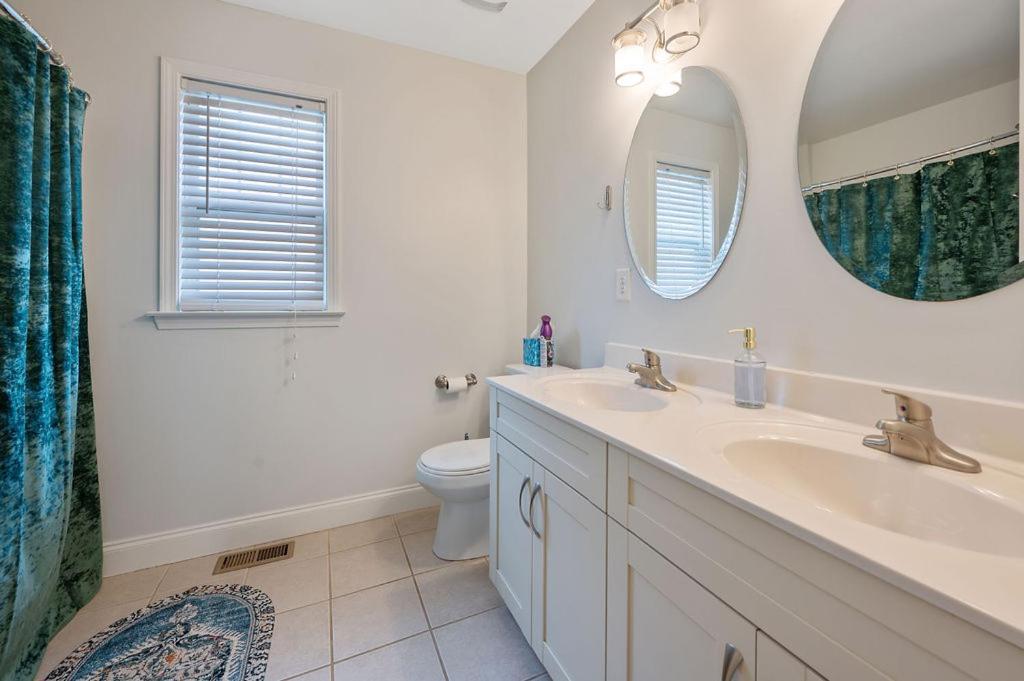 New Victorian Theme, 3Br, Lrg Backyard Close To Pnc Arena, Downtown, And Rdu Airport Raleigh Bagian luar foto