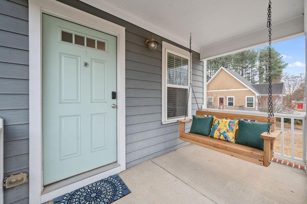 New Victorian Theme, 3Br, Lrg Backyard Close To Pnc Arena, Downtown, And Rdu Airport Raleigh Bagian luar foto